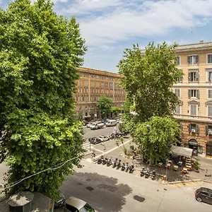 Giulio Cesare Charming Great Location Apartment
